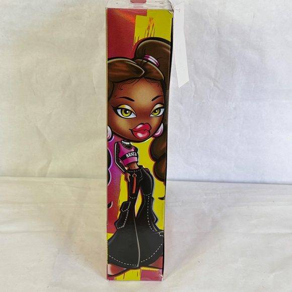 🧸 ALWAYZ BRATZ SASHA "Bunny Boo" Streetwear FASHION DOLL Accessories -2023 NEW - Picture 5 of 12